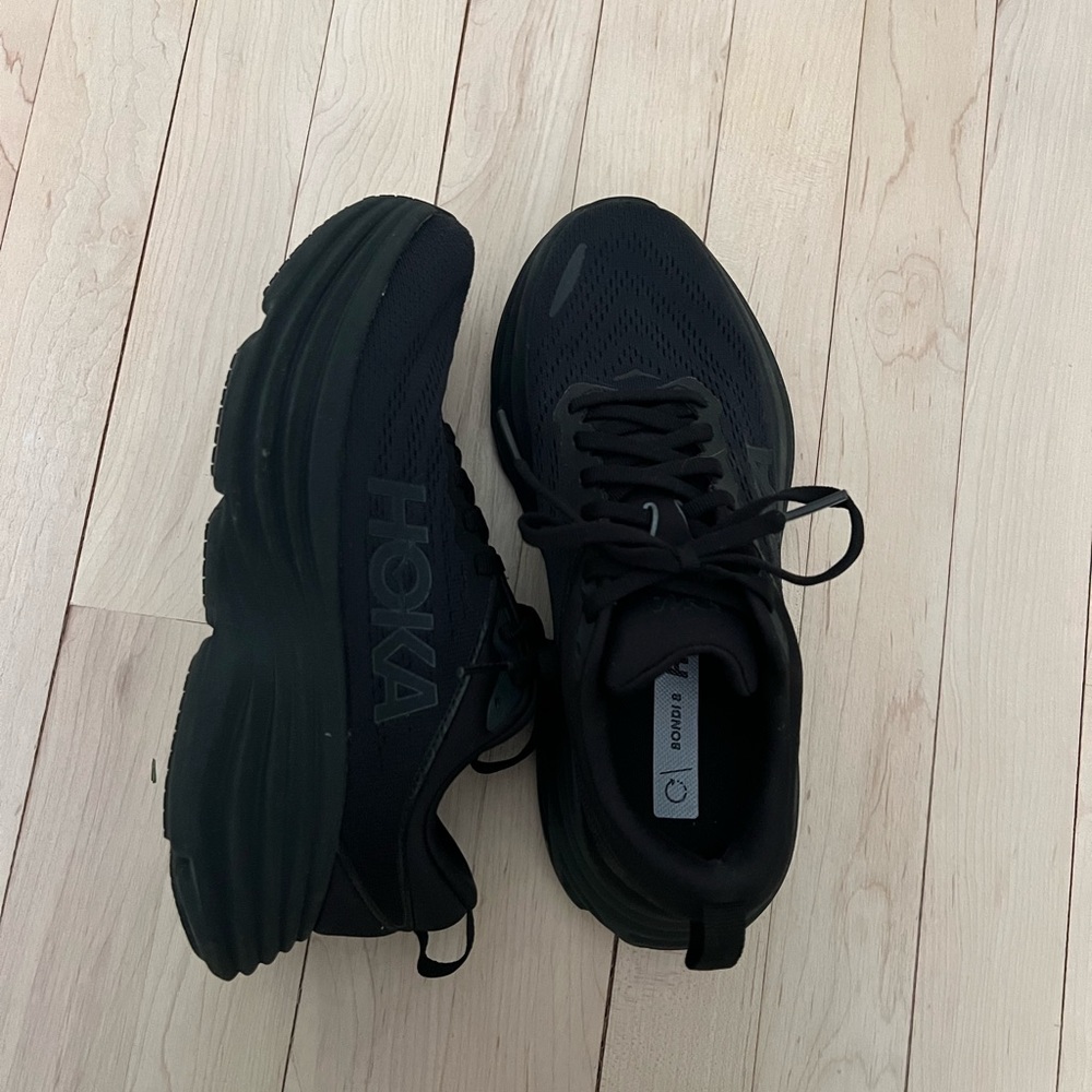 HOKA Bondi 8 Sneakers